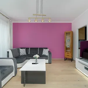Apartament With Balcony And Free Parking In By Renters